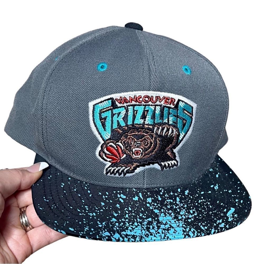 Vintage Vancouver Grizzlies Mitchell & Ness Snap Back Hat Hardwood Classics Rare